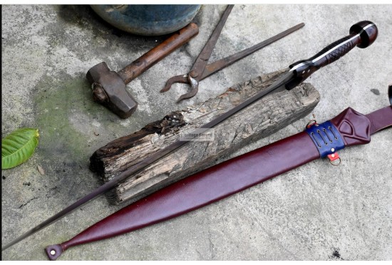 BRONZE AGE SWORD