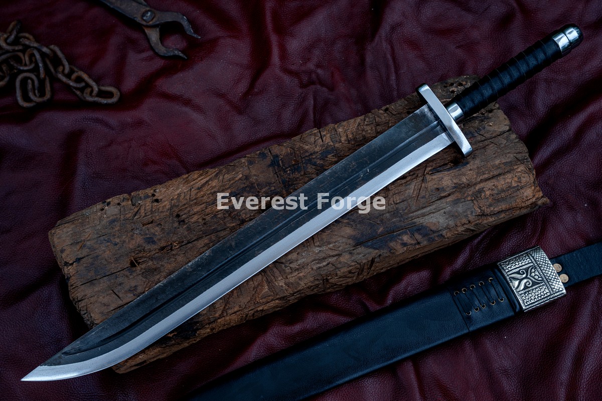 Hand-Forged Heavy-Duty Chopper Sword – 5160 Full Tang | Everest Forge