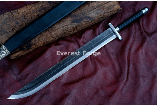 Hand-Forged Heavy-Duty Chopper Sword – Full-Tang 5160 Curved Blade with Dark Forge Finish