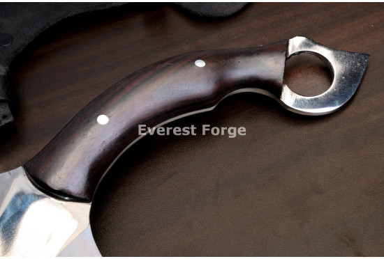 Hand-Forged Karambit, Full-Hand Grip