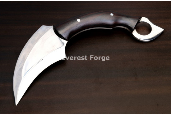 Hand-Forged Karambit, Full-Hand Grip