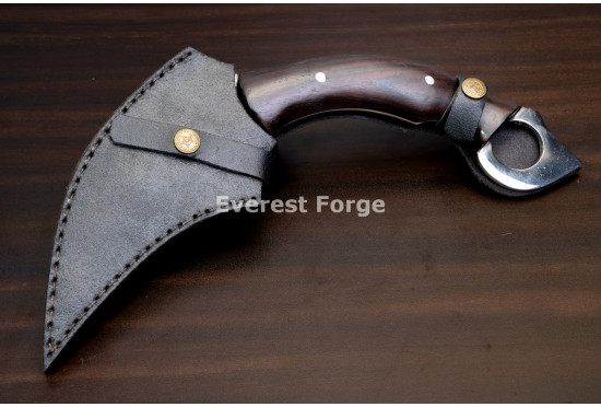 Hand-Forged Karambit, Full-Hand Grip