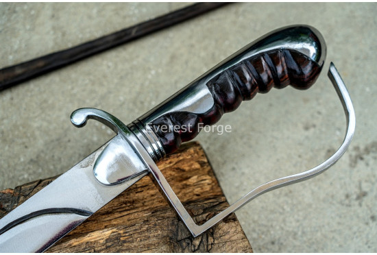 Custom Sabre 