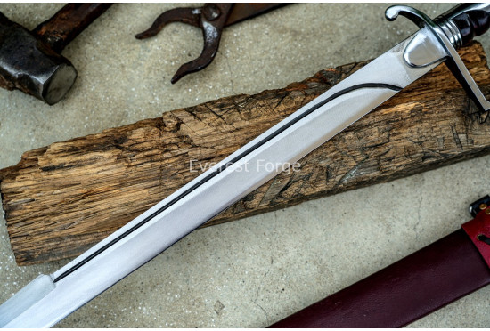 Custom Sabre 