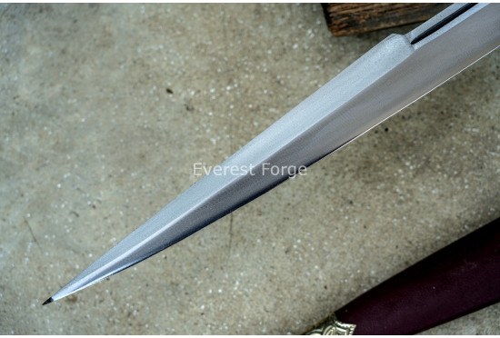 Custom Sabre 