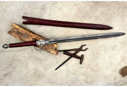 Dark Fantasy Longsword – Hand-Forged Full-Tang Blackened Blade with Ring Guard