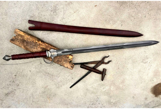 Dark Fantasy Longsword – Hand-Forged Full-Tang Blackened Blade with Ring Guard