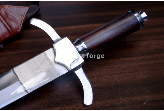 Hand-Forged Quillon Dagger, Broad Blade