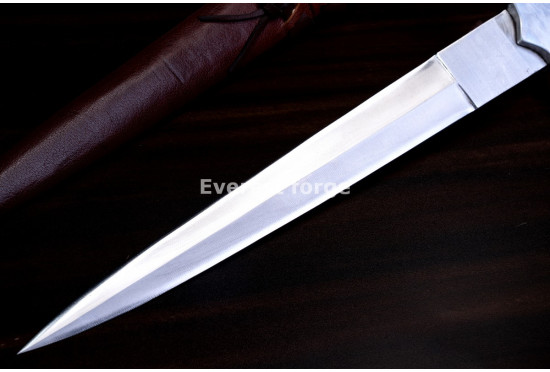 Hand-Forged Quillon Dagger, Broad Blade