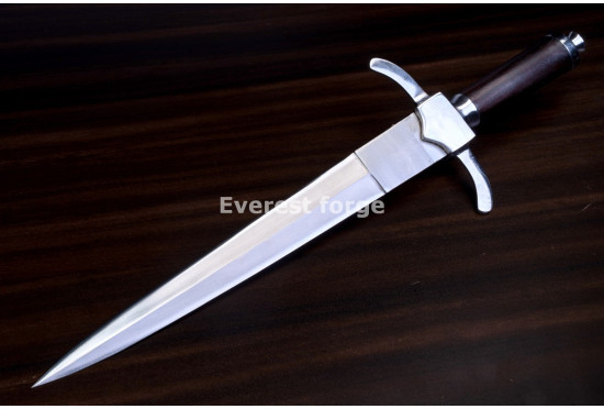 Hand-Forged Quillon Dagger, Broad Blade