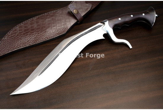 Hand-Forged Guarded Kukri, Swept Quillon
