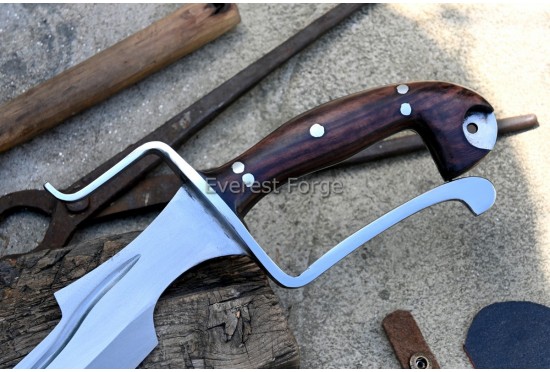 sekhmets-claw Khopesh