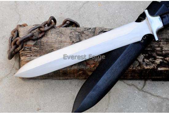 Gladius-Style Dagger