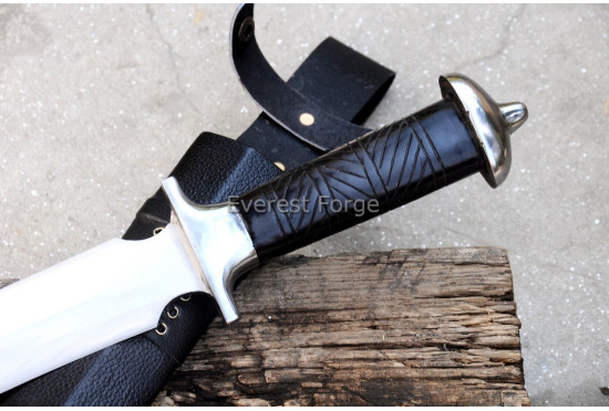 Gladius-Style Dagger