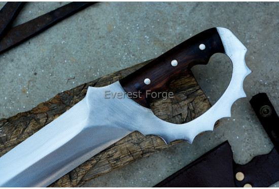 Knuckle Gladius Dagger