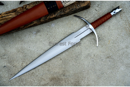 Crown Guard Fantasy Dagger 