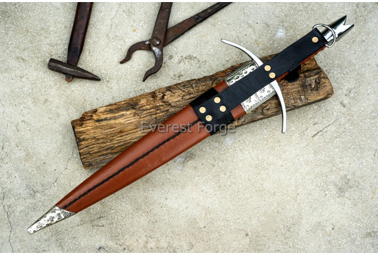 Crown Guard Fantasy Dagger 