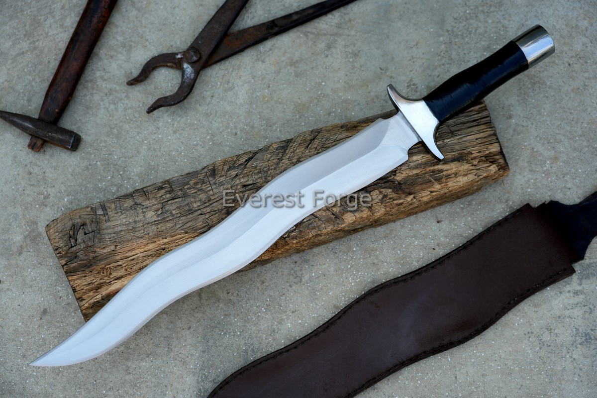 kris-dagger-wavy-1200x800.jpg