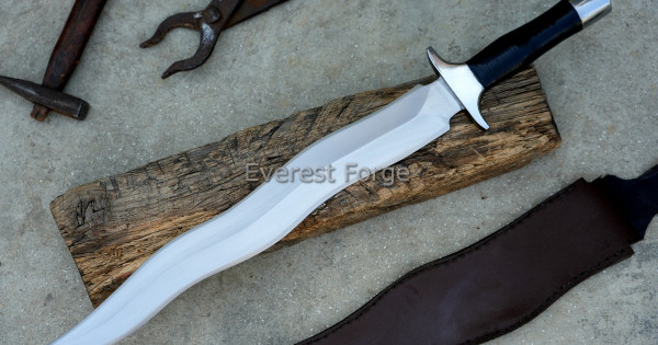 kris-dagger-wavy-600x315w.jpg