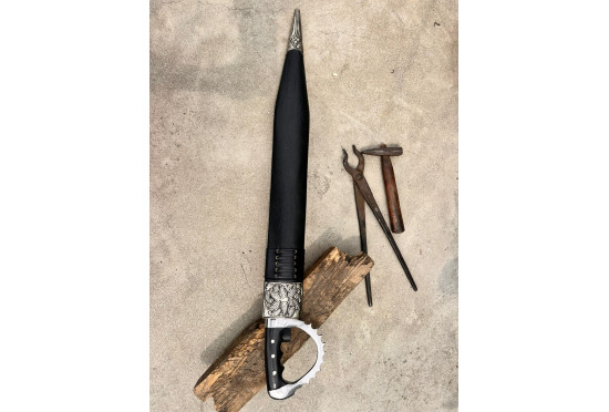 Hand-Forged Knuckle-Guard Short Sword — "Gladiator" 