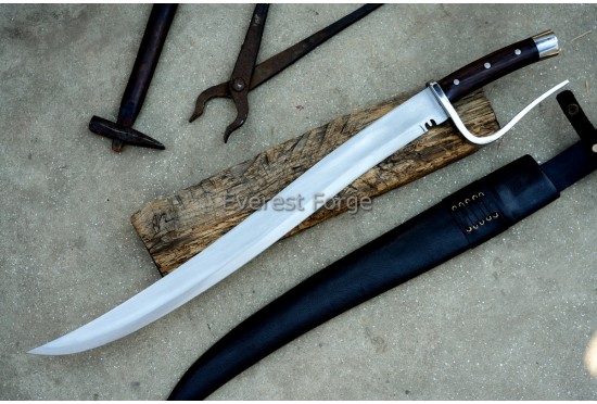Scimitar-Style Jungle Machete