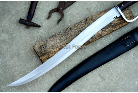 Scimitar-Style Jungle Machete