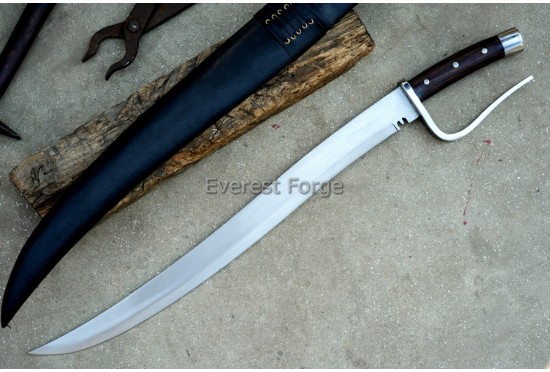 Scimitar-Style Jungle Machete