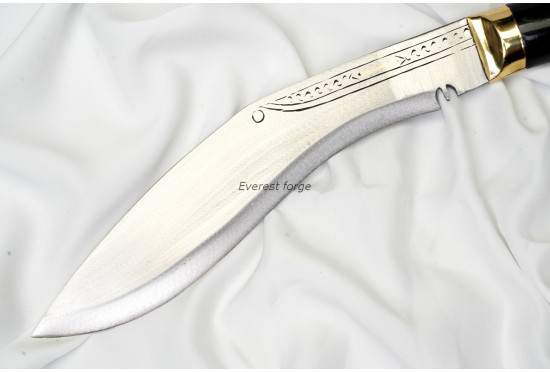 Kothimora Kukri/Khukuri – The Queen’s Gurkha Signals Cap Badge
