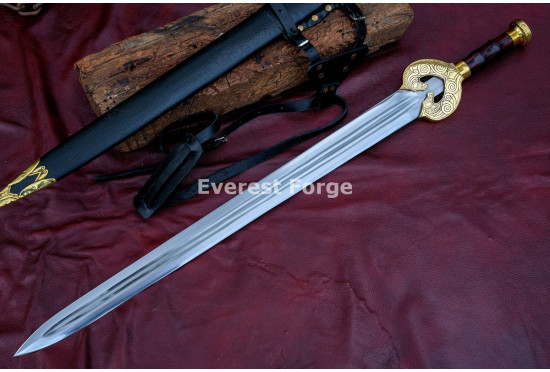 Herugrim-Inspired Fantasy Longsword – Hand-Forged Full-Tang Blade with Decorated Guard & Pommel
