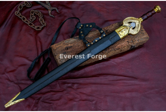 Herugrim-Inspired Fantasy Longsword – Hand-Forged Full-Tang Blade with Decorated Guard & Pommel