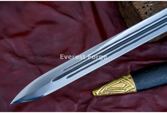 Bard-Inspired Fantasy Longsword – Hand-Forged Full-Tang Blade with Triple Fuller & Decorated Fittings