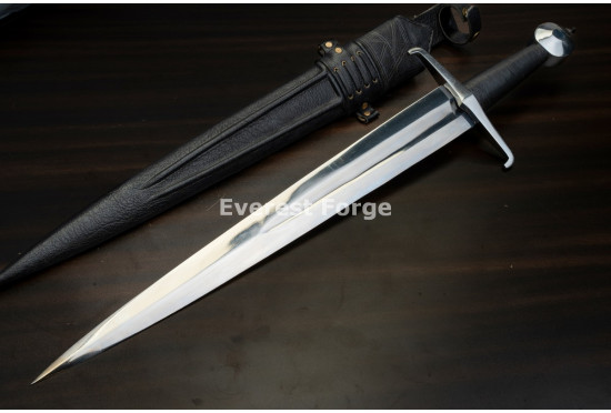 Hand-Forged Mandeville Dagger, Cross Guard
