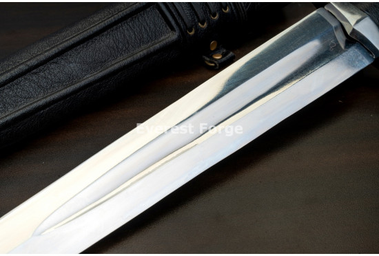 Hand-Forged Mandeville Dagger, Cross Guard