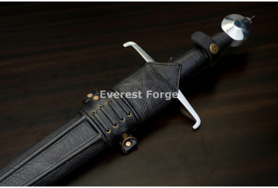 Hand-Forged Mandeville Dagger, Cross Guard