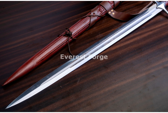 Hand-Forged Longsword, Wolf-Head Pommel