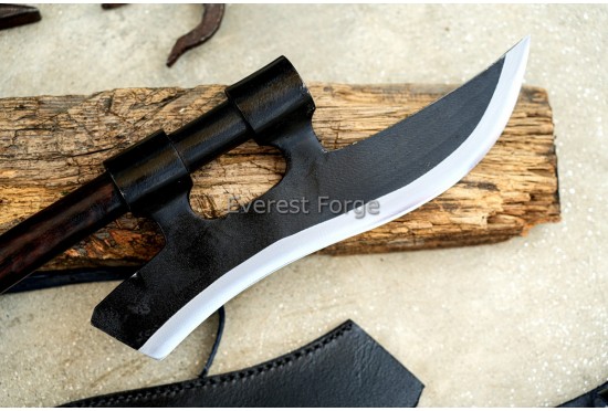 One-Handed Halberd Axe