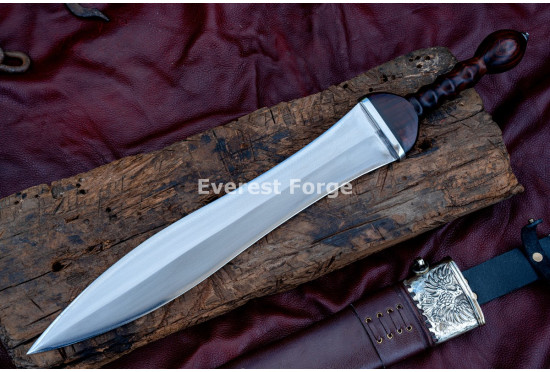 Hand-Forged Roman Pugio Dagger – Full-Tang 5160 Leaf-Shaped Blade
