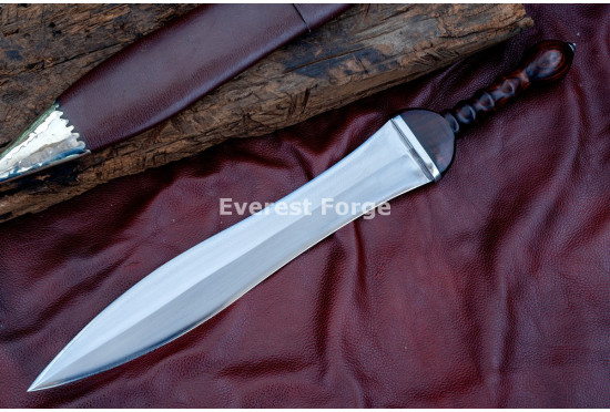 Hand-Forged Roman Pugio Dagger – Full-Tang 5160 Leaf-Shaped Blade