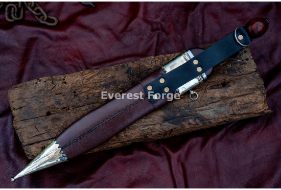 Hand-Forged Roman Pugio Dagger – Full-Tang 5160 Leaf-Shaped Blade
