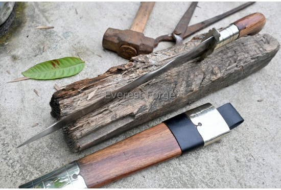 Punyal Dagger