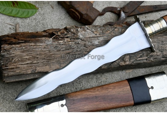 Punyal Dagger