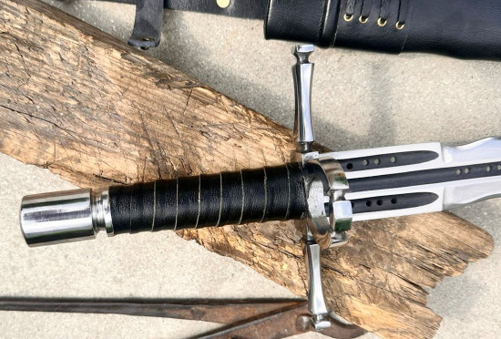 Side Ring Parrying Dagger – Hand-Forged Flamberge Main Gauche