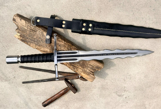 Side Ring Parrying Dagger – Hand-Forged Flamberge Main Gauche
