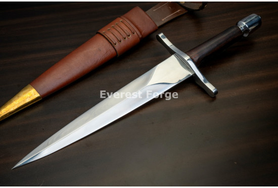 Hand-Forged Quillon Dagger, Barrel Pommel