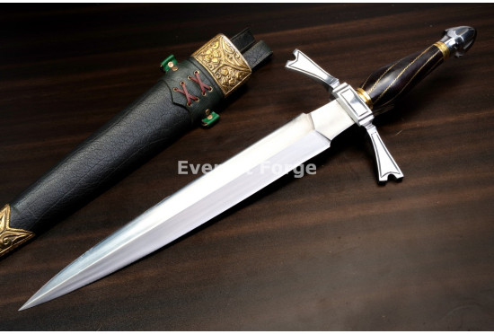 Hand-Forged Quillon Dagger, Fishtail Guard
