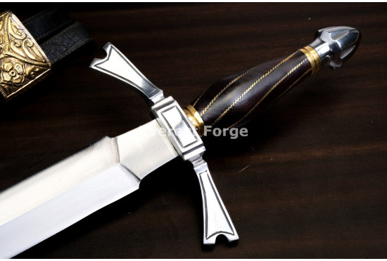 Hand-Forged Quillon Dagger, Fishtail Guard