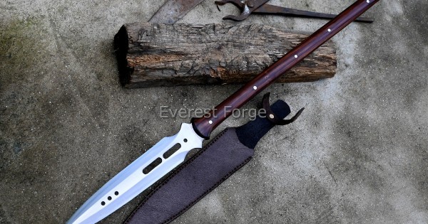 Phantom Spear — Hand-Forged Fantasy Tactical Spear