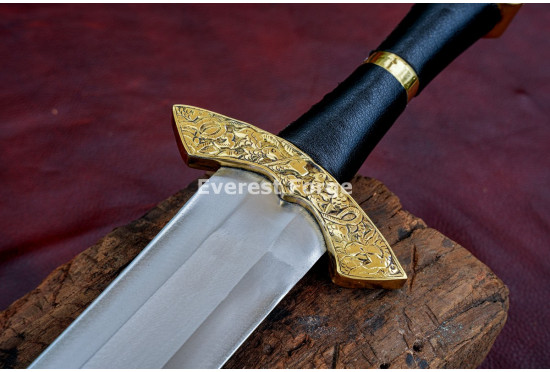 Hand-Forged 9th-Century Viking Sword – Full-Tang Norse Blade with Decorated Guard & Pommel