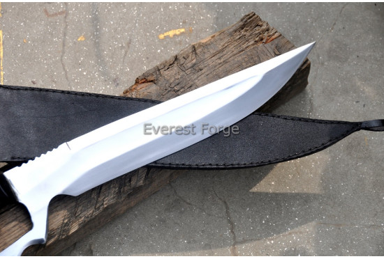 Knuckle Fang Dagger