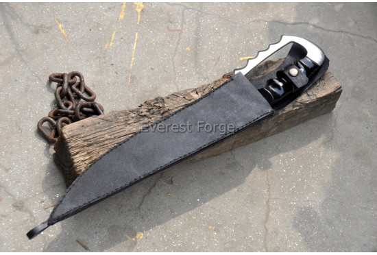 Knuckle Fang Dagger